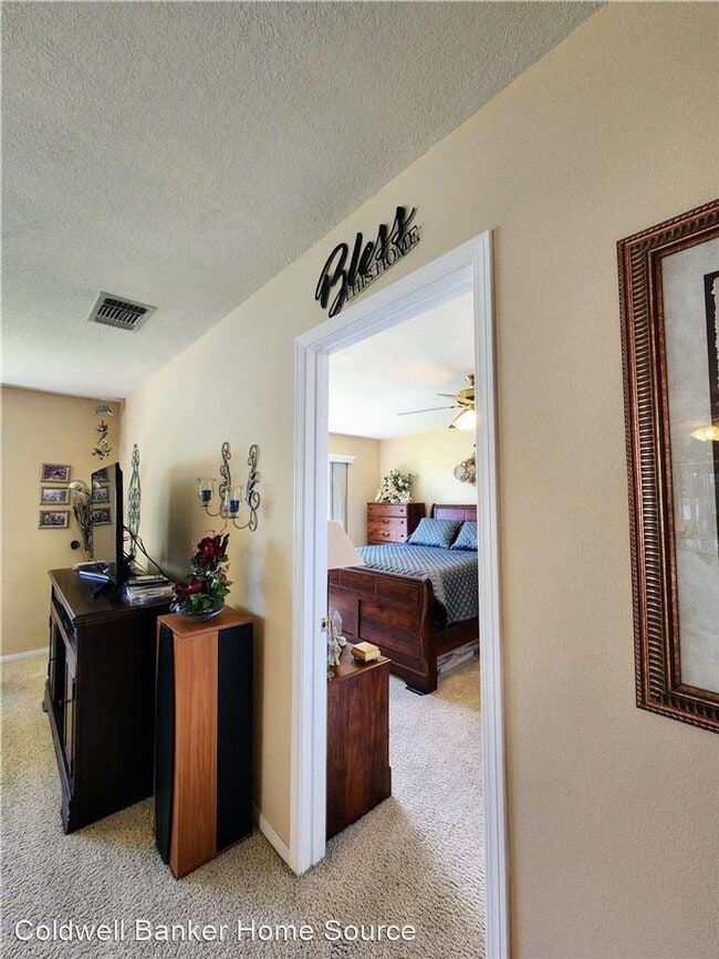 Building Photo - 3 br, 2 bath House - 27535 Lakeview Dr. #45