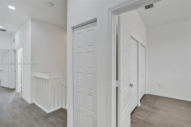 Building Photo - 643 NE 191st Terrace