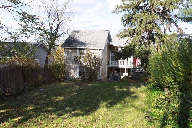 Building Photo - 203 Prospect St