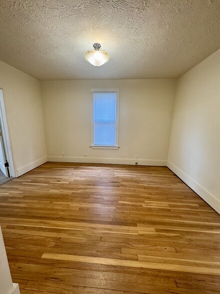Building Photo - 2415 7th Ave