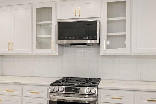 Building Photo - 7414 Janak Dr