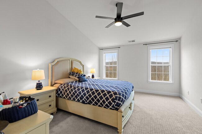 Building Photo - 164 Warrington Round