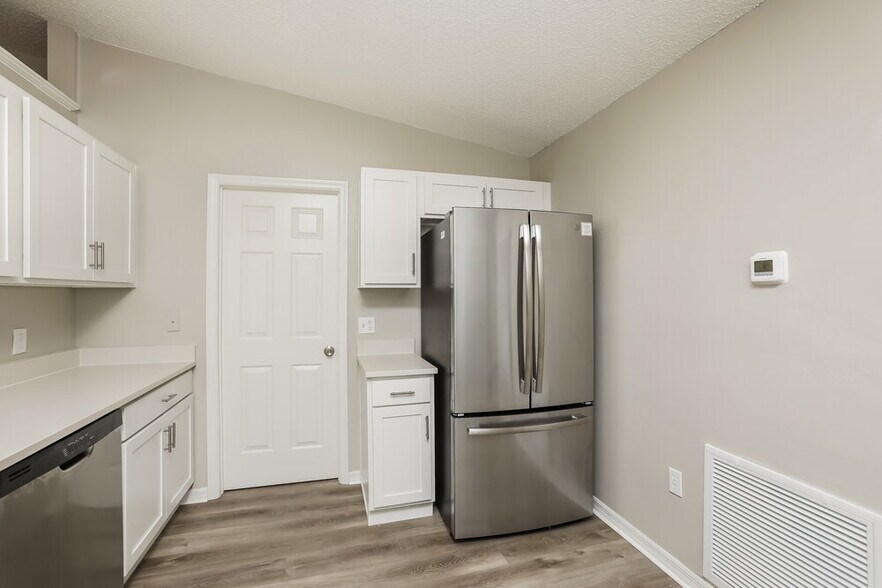 Building Photo - 1614 Sunset View Cir