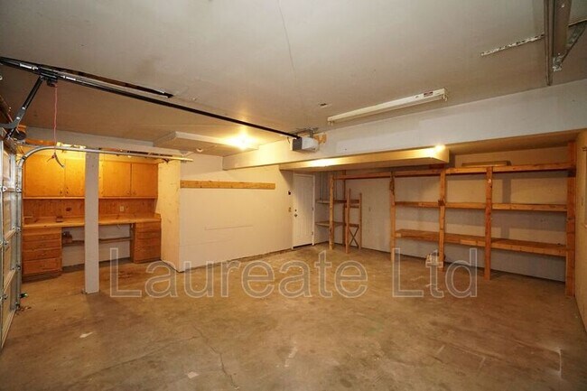 Building Photo - 7843 W Quarto Ave