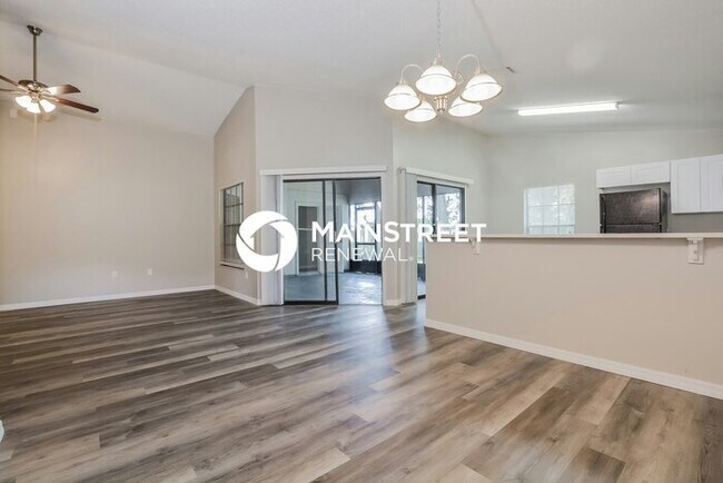 Building Photo - 3 Bedroom Pet-Friendly Home in KISSIMMEE, FL with Main Street Renewal