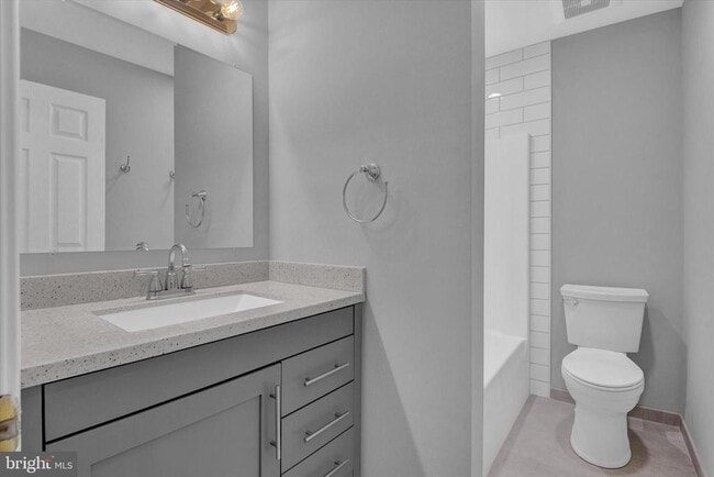 Building Photo - 658 Boxwood Dr