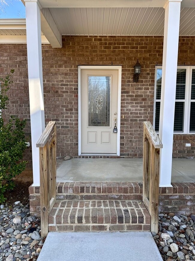 Building Photo - 1210 Stonewyck Dr