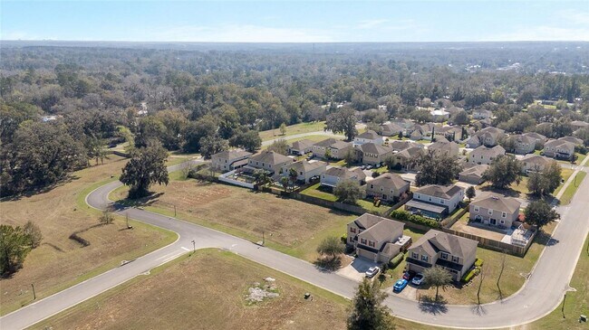 Building Photo - Private Oasis in the Heart of Alachua