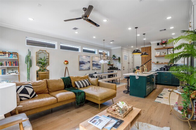 Building Photo - 3802 Buck St