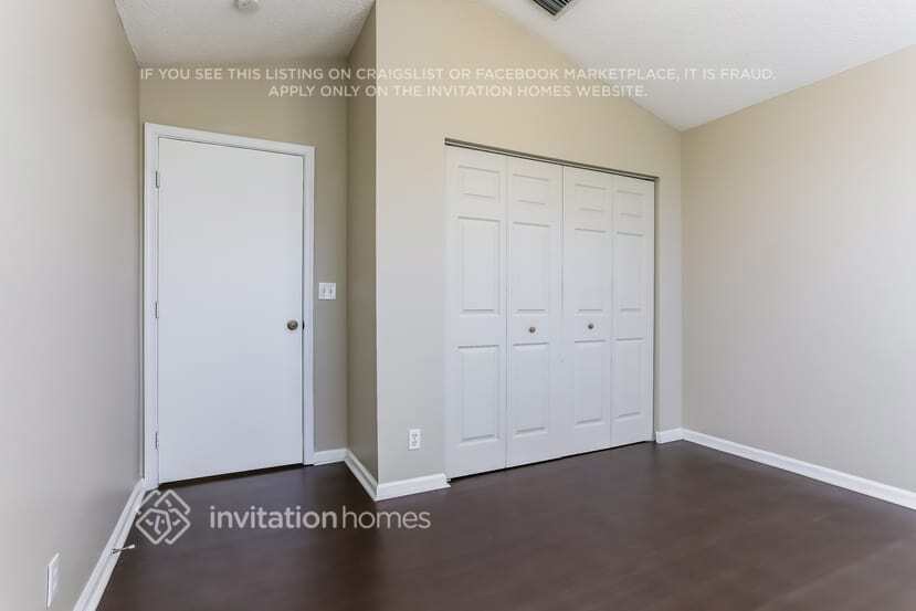 Building Photo - 1369 Fairfax Cir E