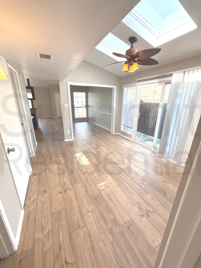 Building Photo - 6076 Dooley Dr