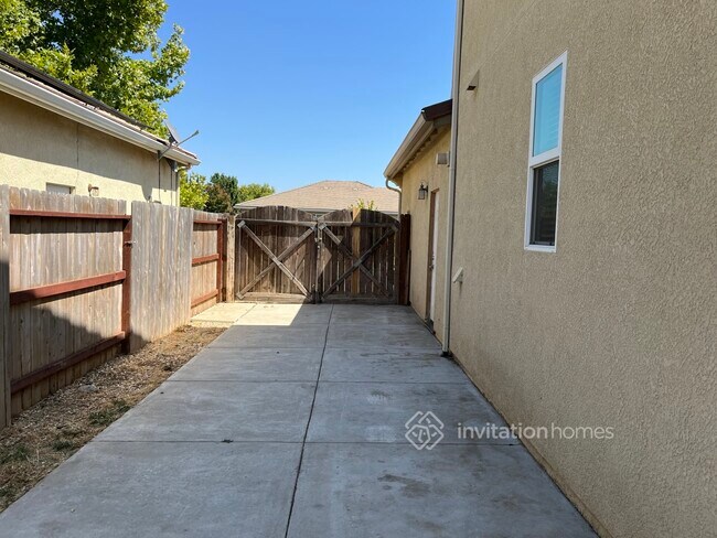 Building Photo - 1252 Paddington Way