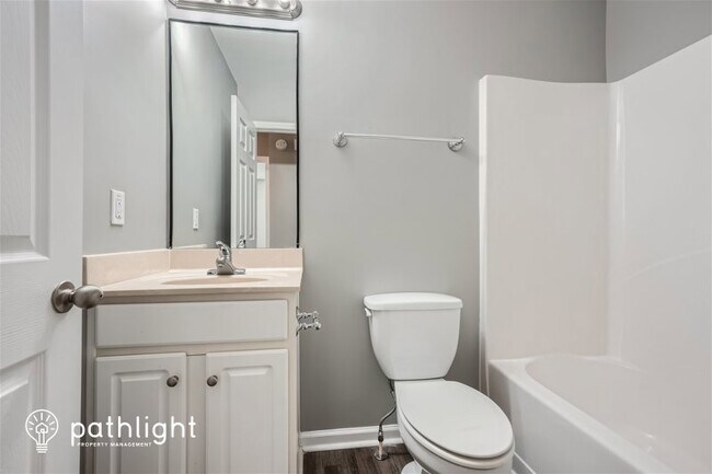 Building Photo - 213 Logan Creek Lane