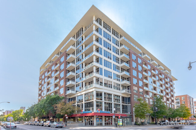 Primary Photo - 901 W Madison St
