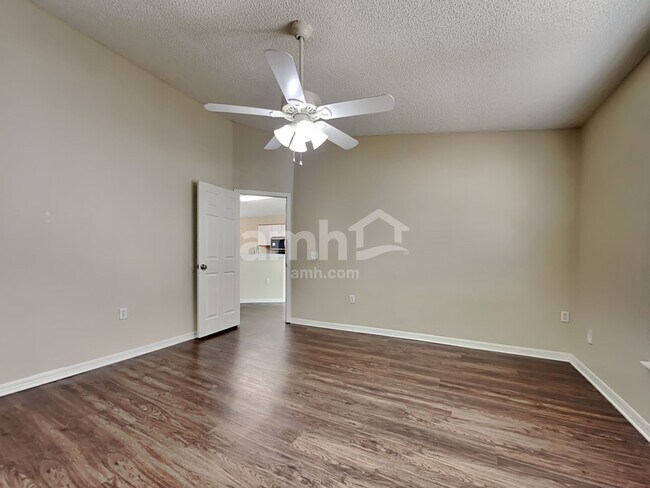 Building Photo - 3416 Lawn Tennis Dr