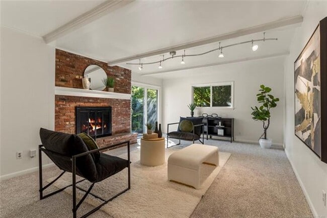 Building Photo - Beautifully Renovated 3-Bed, 2-Bath Home in Midtown Tulsa!