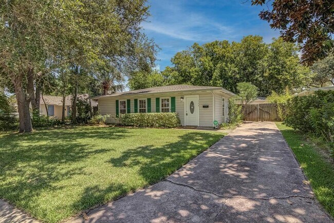 Primary Photo - 123 Marlin Ave