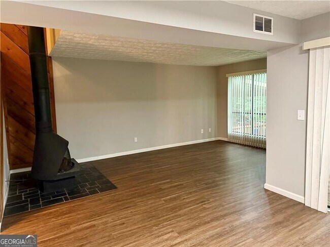 Building Photo - 1059 Mariners Dr