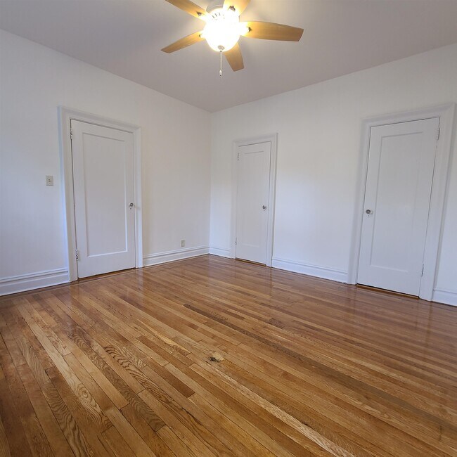 Building Photo - 321 79th St