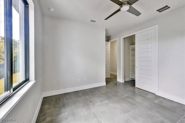 Building Photo - 2602 SW 27th St