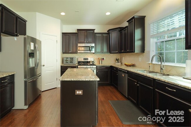 Building Photo - 10745 Sapphire Trail