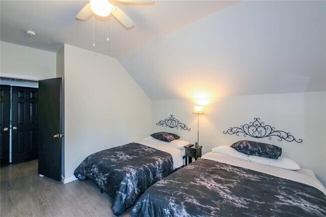 Building Photo - 64 Moury Ave SE