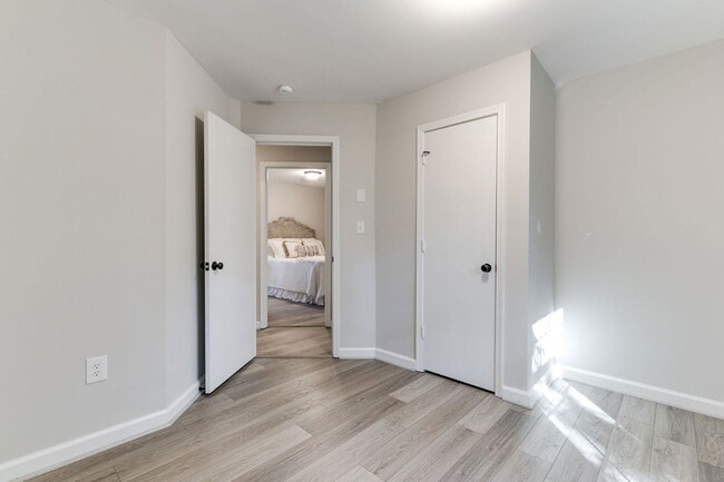 Building Photo - 15909 Dockside Ct