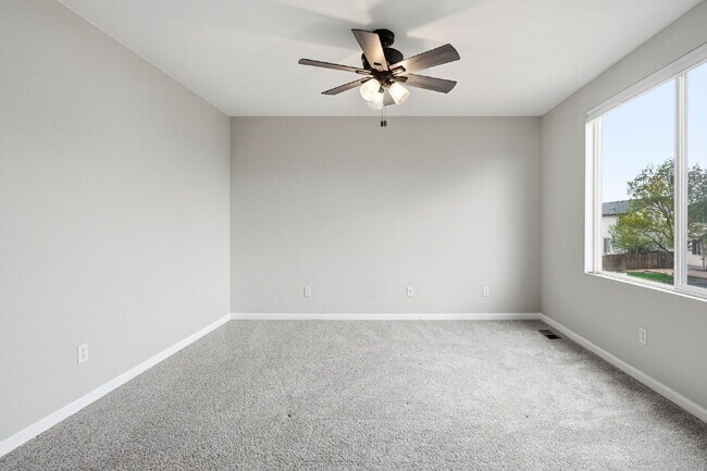 Building Photo - Welcome to this well-maintained 4-bedroom home in the heart of Thornton!