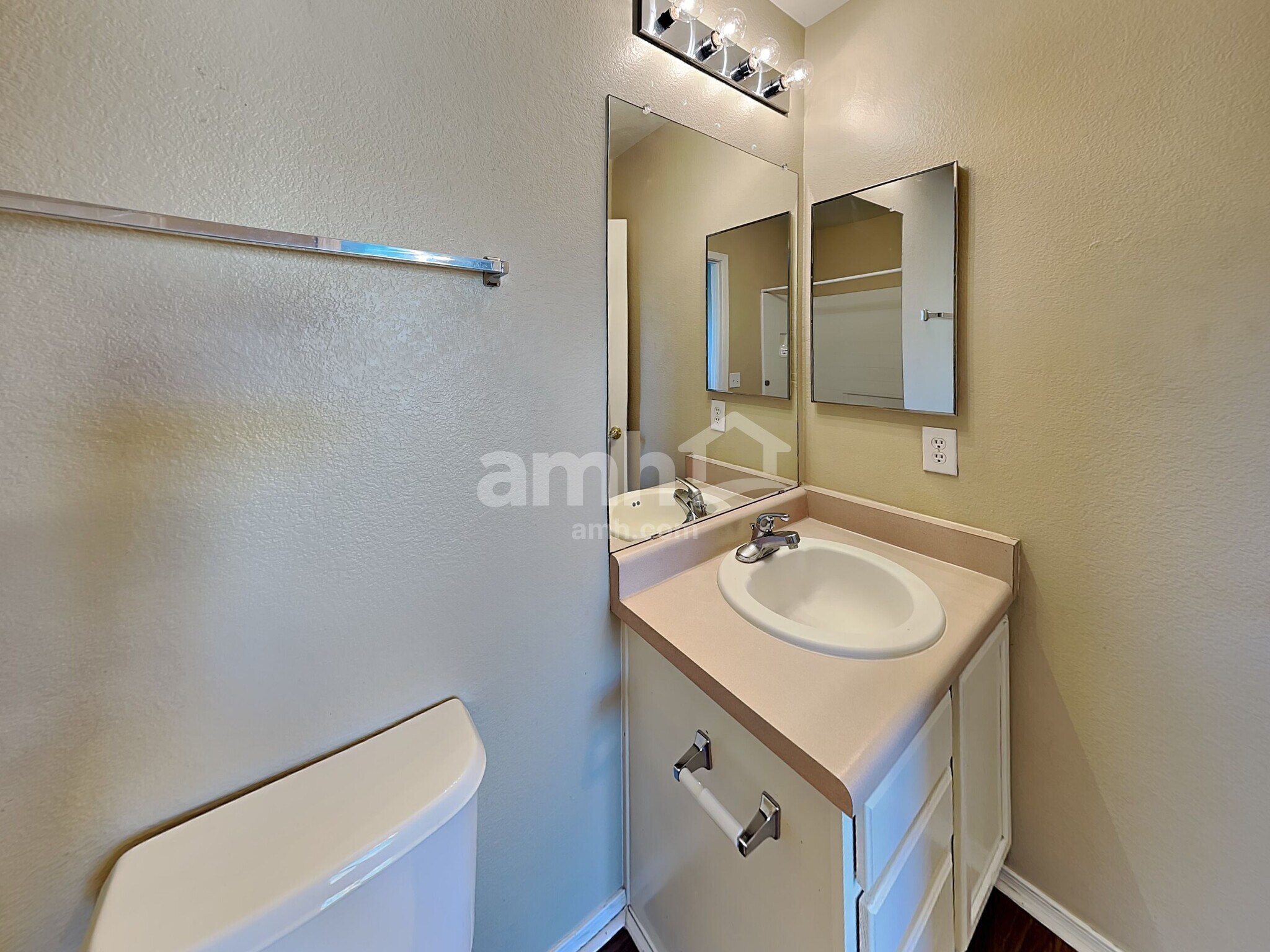 Building Photo - 6769 S Aquiline Dr