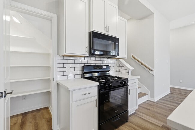 Building Photo - 9906 Clark Cyn Ln