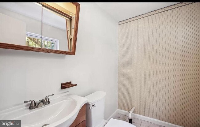 Building Photo - 7997 Nolcrest Rd