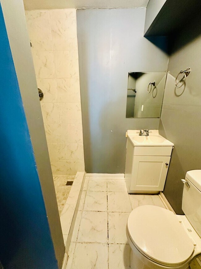 Building Photo - Updated 5BR/2BR house near Outer Loop now available!