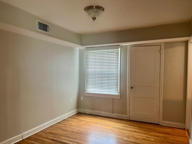 Building Photo - 1005 Rittiner Dr
