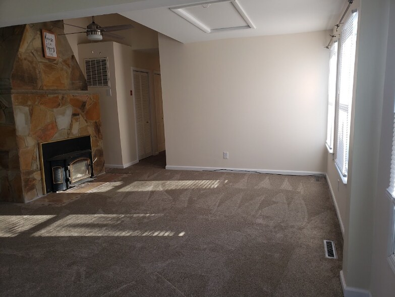 Building Photo - 23 Budd Ave