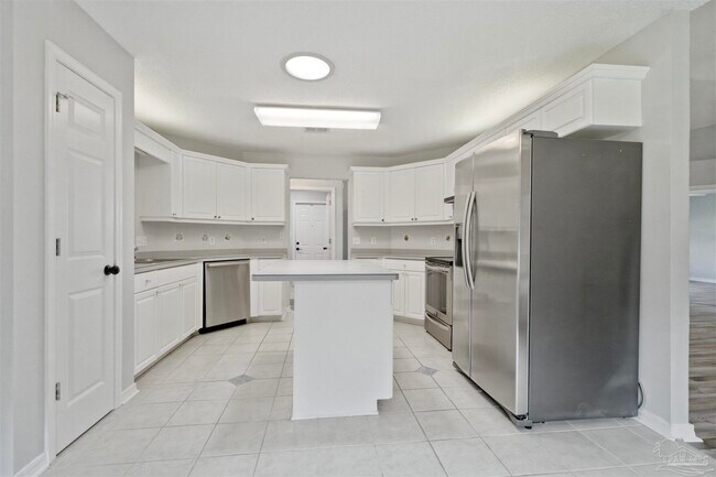 Building Photo - 9075 Caribbean Dr