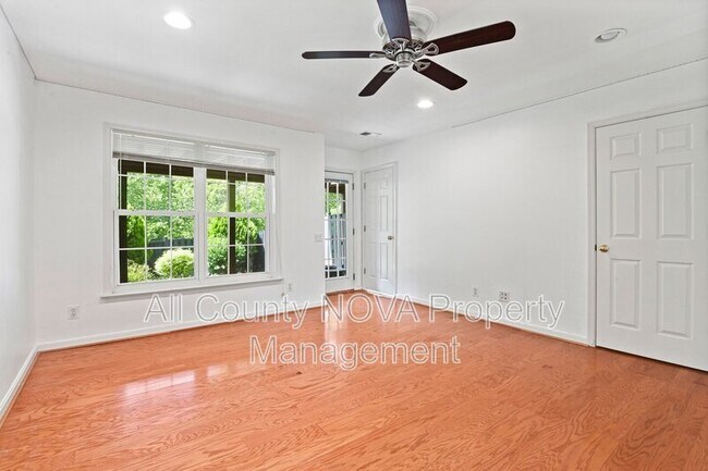 Building Photo - 22707 High Haven Terrace