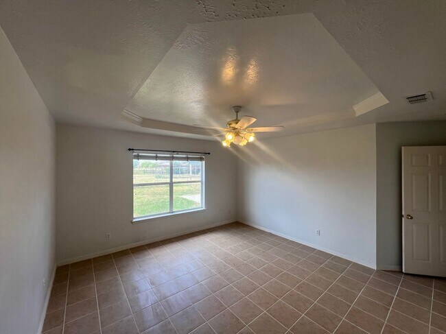 Building Photo - 1100 County Rd 313