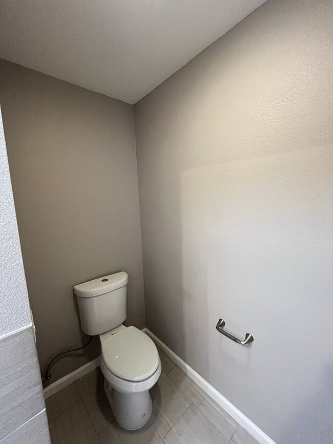 Building Photo - 4014 Wooster Dr