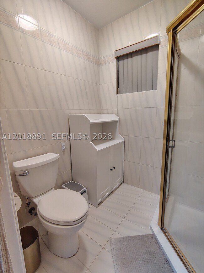Building Photo - 1100 SW 88th Ave