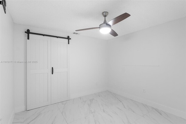 Building Photo - 2515 W 65th St