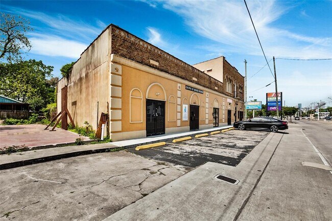 Building Photo - 5208 Harrisburg Blvd