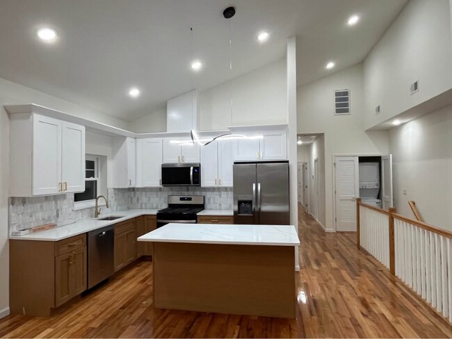 Building Photo - 121 Osborne Terrace