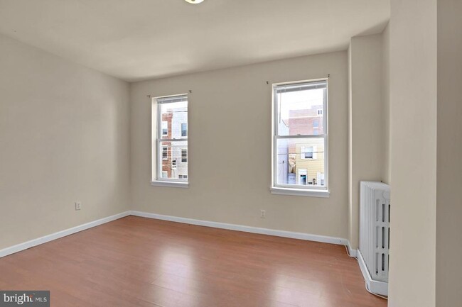 Building Photo - 2047 E Sergeant St