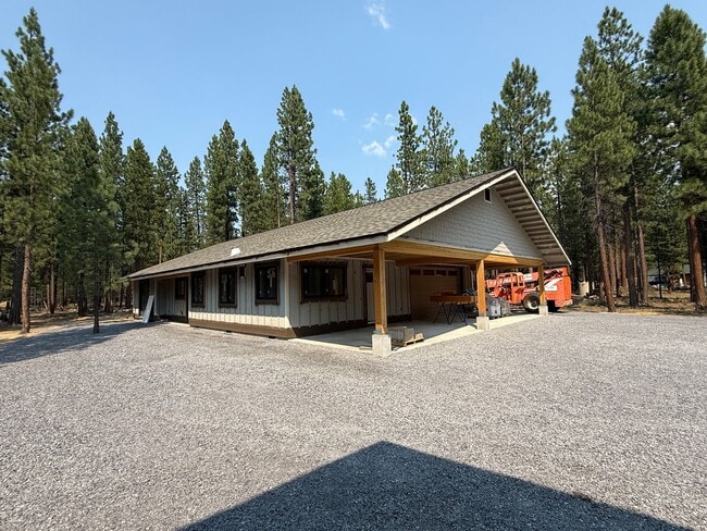 Building Photo - 153550 Little River Loop