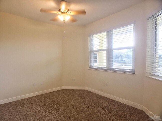 Building Photo - 612 Lost Key Dr