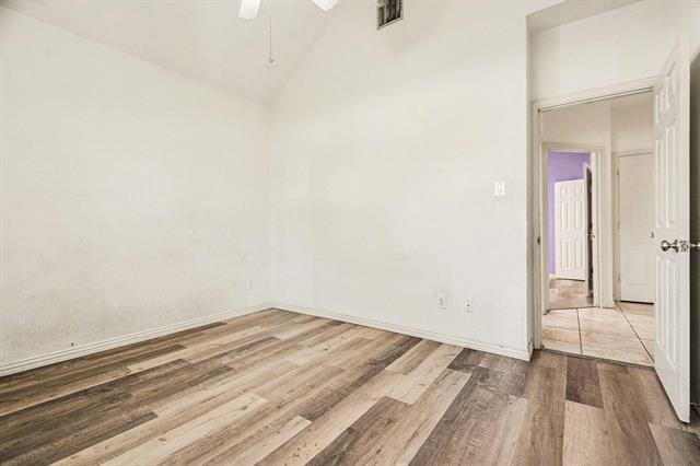 Building Photo - 1005 Creek Bend