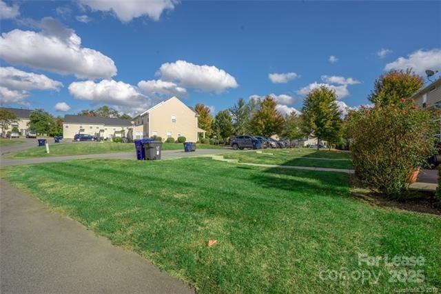 Building Photo - 15316 Crossing Gate Dr