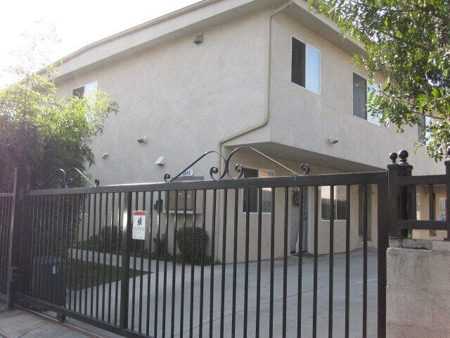 Building Photo - 6843 Agnes Ave