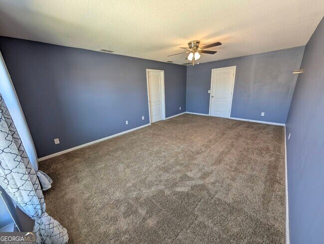 Building Photo - 215 Brooklet Cir