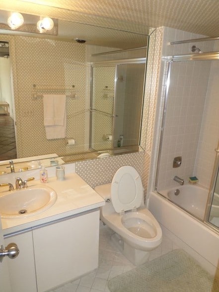 Building Photo - 4770 Fountains Dr S